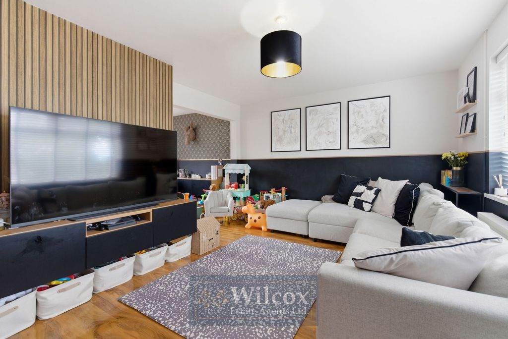 Property photo 2 of 33
