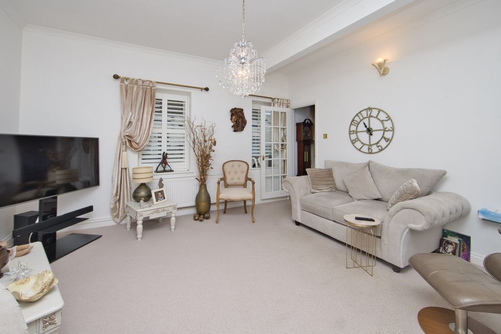 Property photo 2 of 15 Picture 2