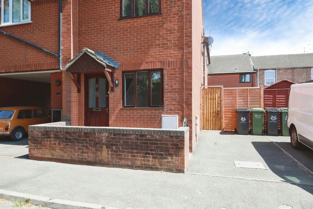 Property photo 1 of 19