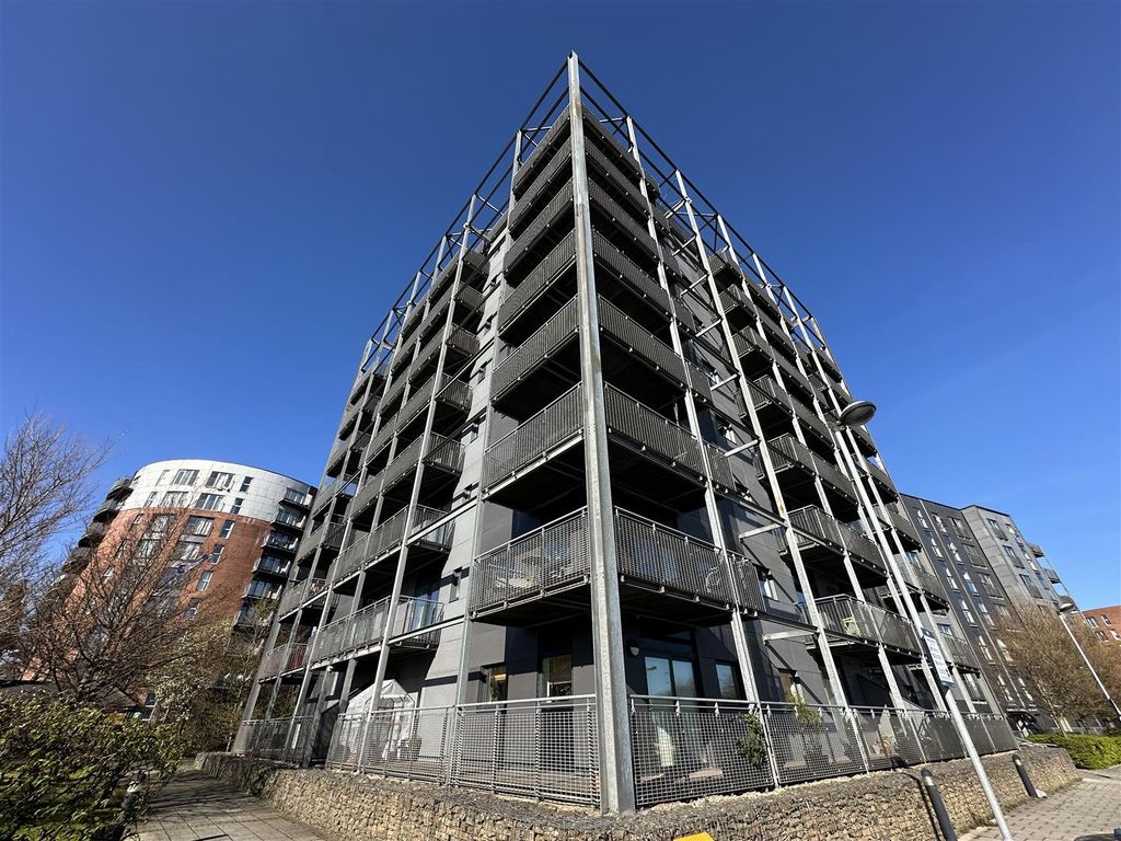 Property photo 2 of 15