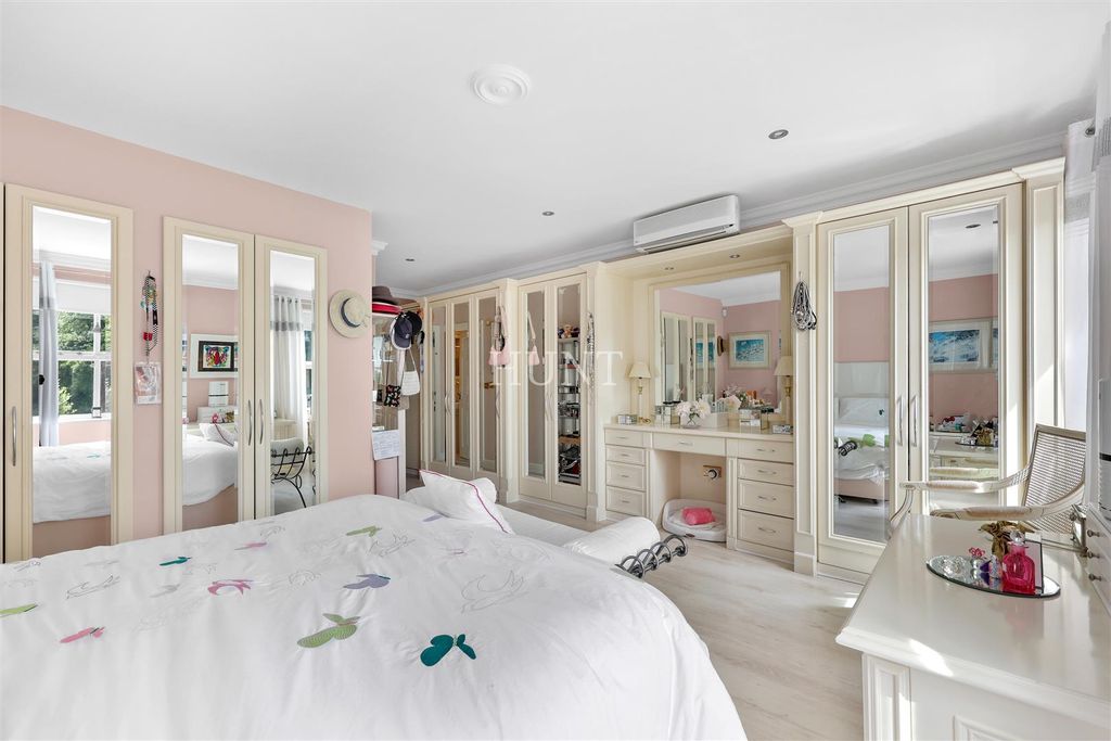 Additional image 11 of 4 bed flat for saleRegents Drive, Repton Park, Woodford Green, Essex IG8