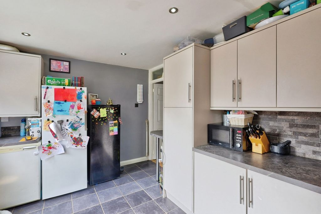 Property photo 3 of 17 Photo