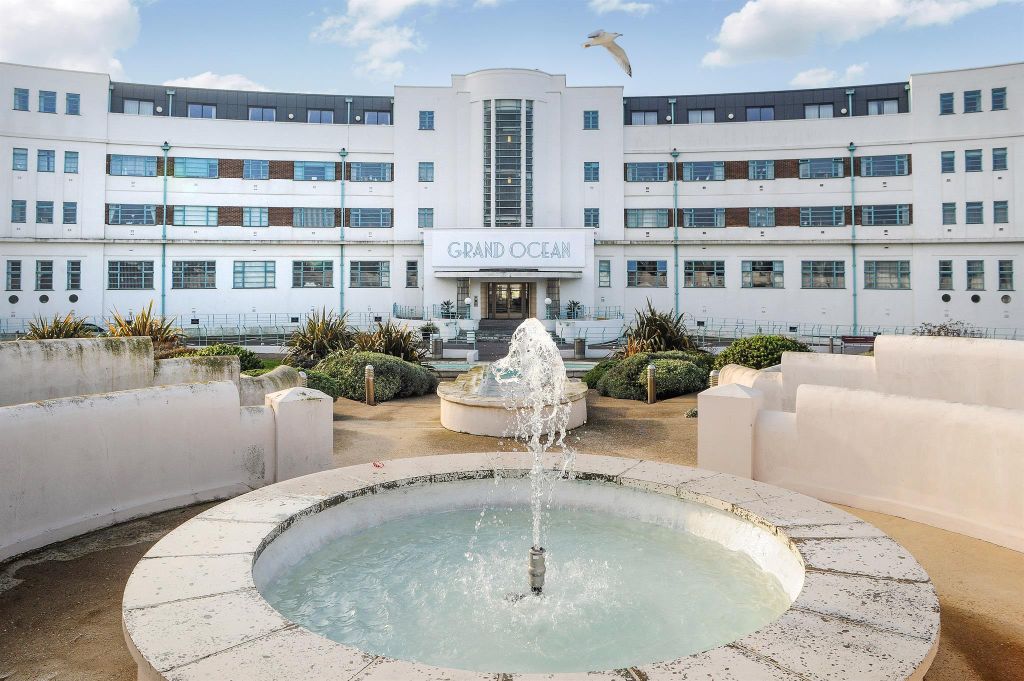 Property photo 1 of 7 Exterior