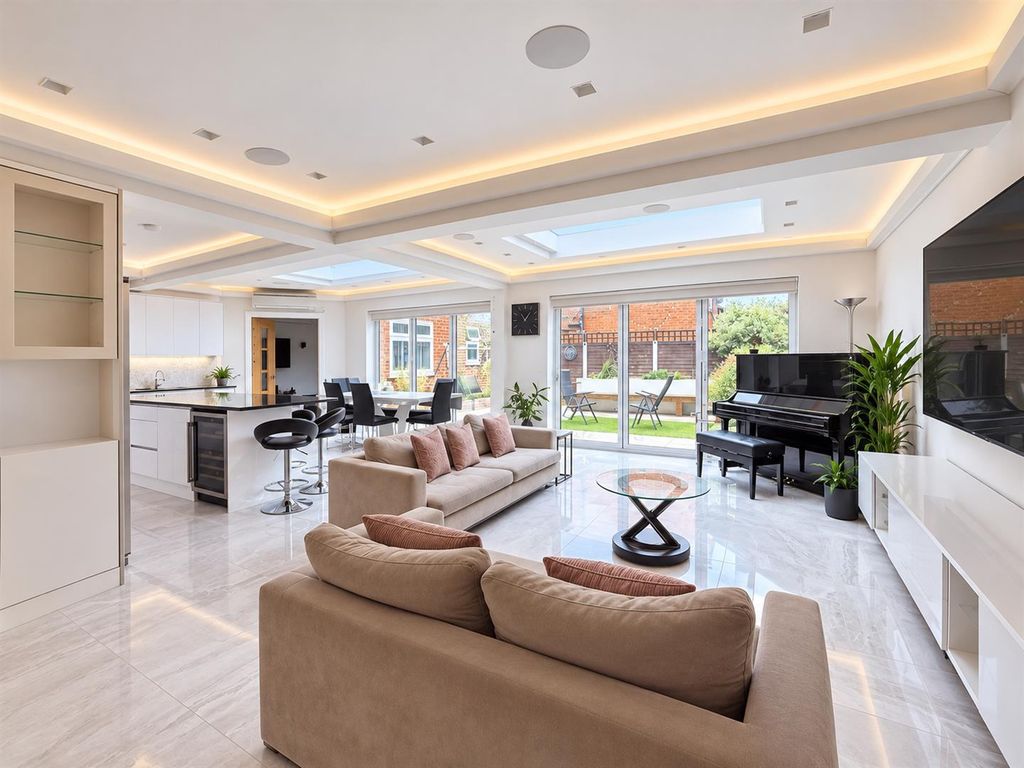 Property photo 2 of 37 Bright Open-Plan Living With Garden Views.Png