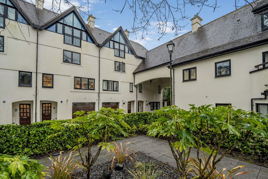 Property photo 1 of 32 1395806-2-6969006...