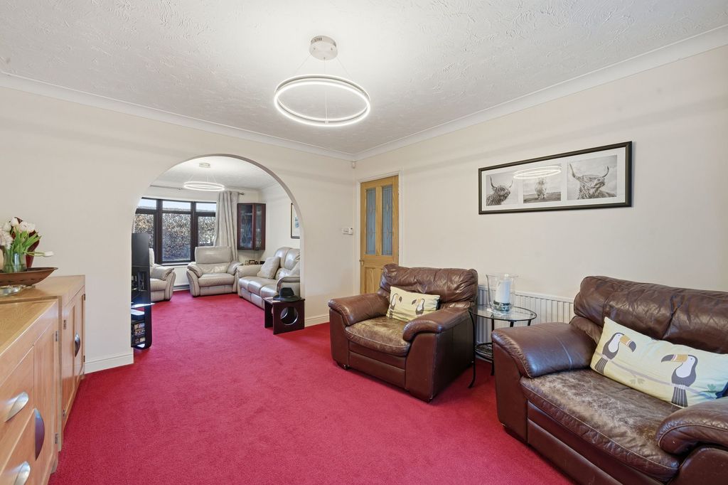 Property photo 3 of 26