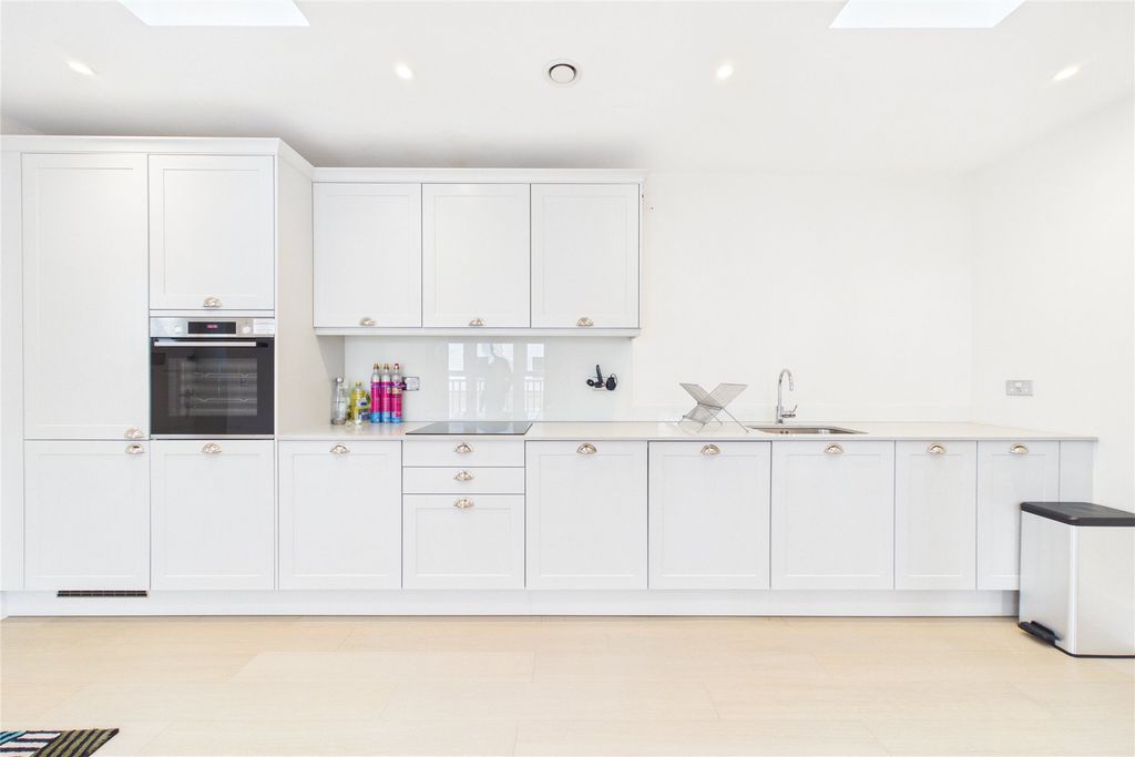 Property photo 3 of 9 Picture No. 10