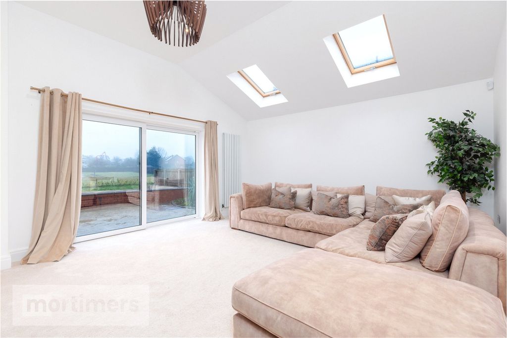 Property photo 3 of 33 Living Room