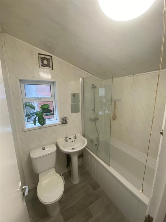 Property photo 3 of 4 Downstairs Bathroom .Jpeg