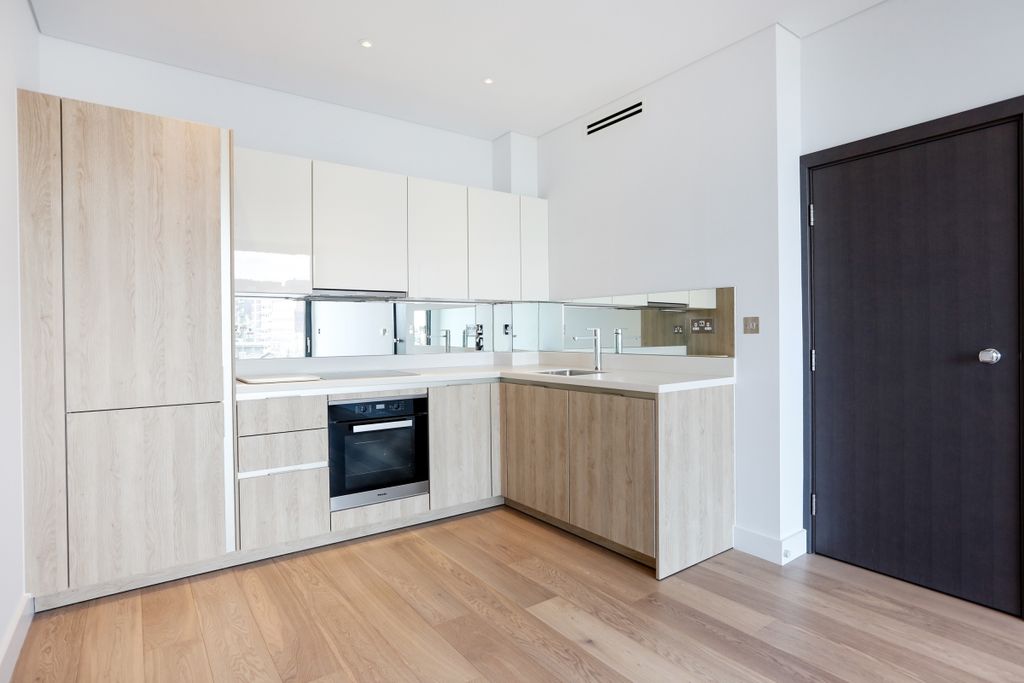 Property photo 1 of 9 Capital House