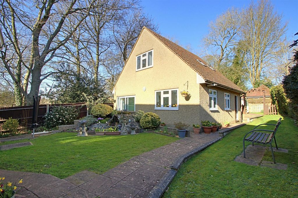Property photo 2 of 45 Annexe Front.Jpg