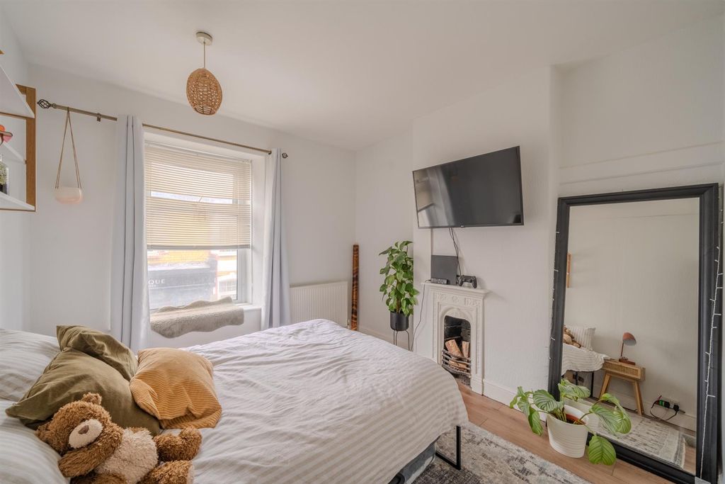Property photo 1 of 18 14 Windsor Road-1.Jpg