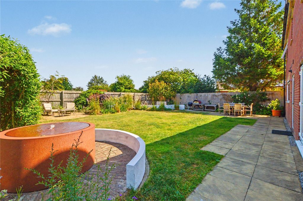 Property photo 2 of 23 Picture No. 34