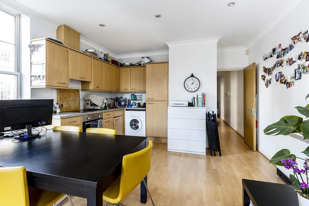 Property photo 3 of 12