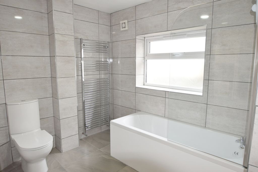 Property photo 2 of 8 Photo 1