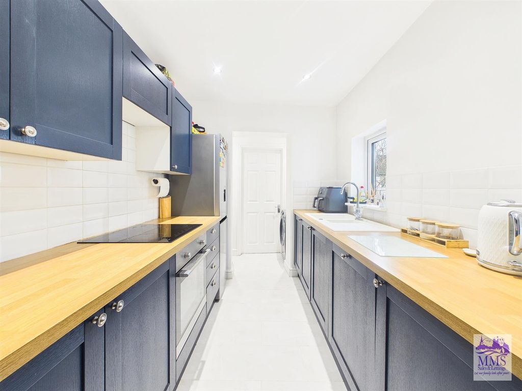 Property photo 2 of 13 Cam04098G0-Pr0161-Still009.Jpg