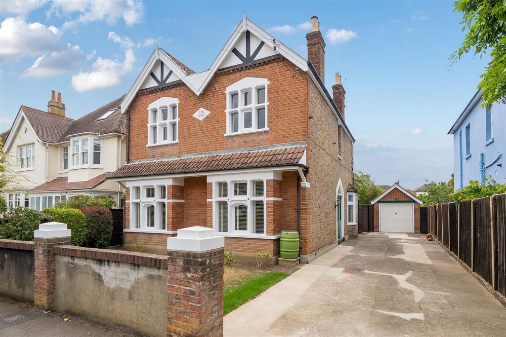 Property photo 1 of 18