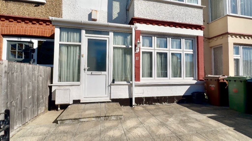 Property photo 1 of 11
