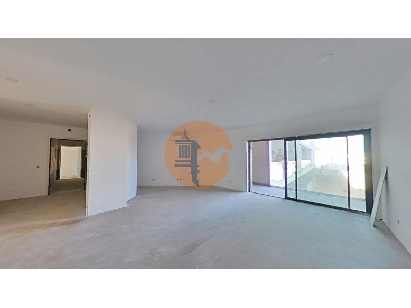 Property photo 3 of 32