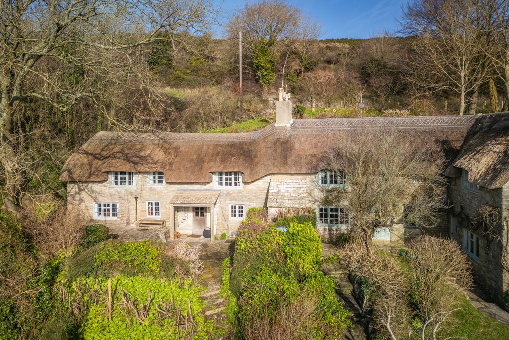 Property photo 1 of 24 Cocknowle House