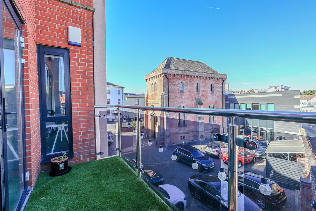 Property photo 3 of 17 Img_2115.Jpg