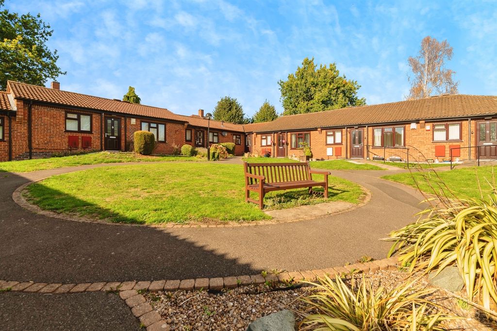 Property photo 2 of 17