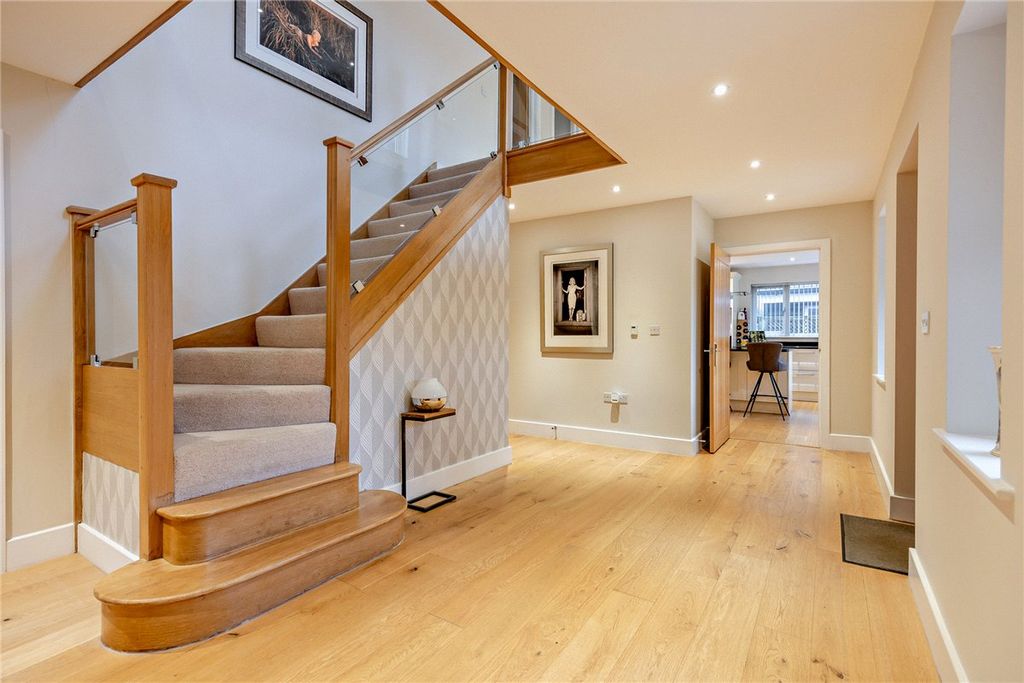 Property photo 2 of 33 Picture No. 36