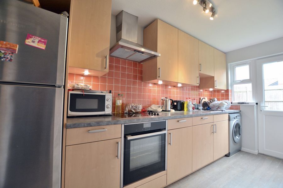 Property photo 2 of 7 Kitchen