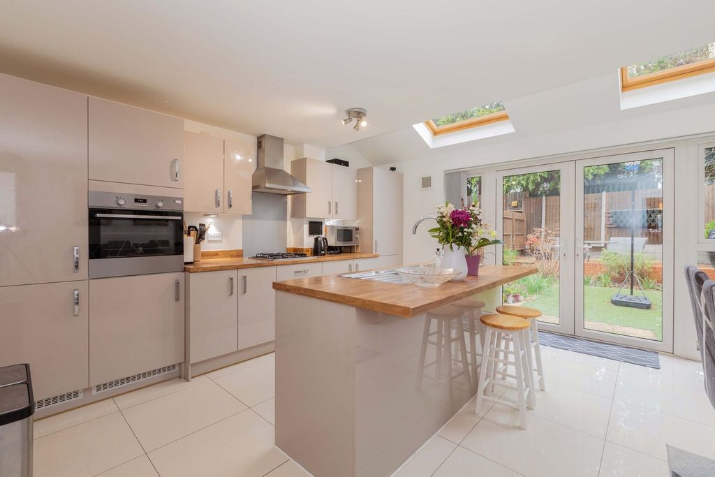 Property photo 2 of 16