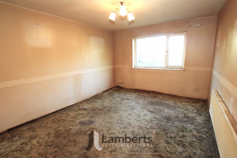 Property photo 3 of 15 Lounge