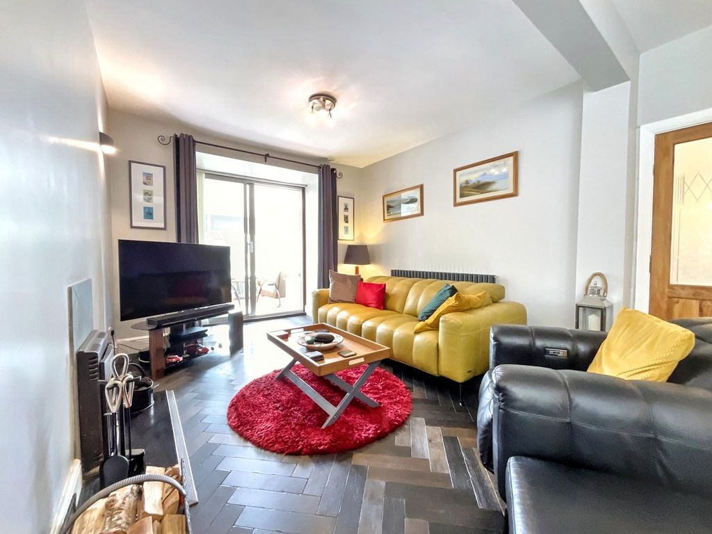 Property photo 3 of 24