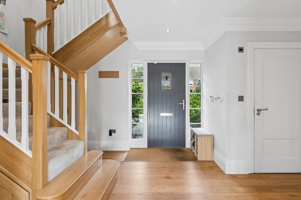 Property photo 2 of 20