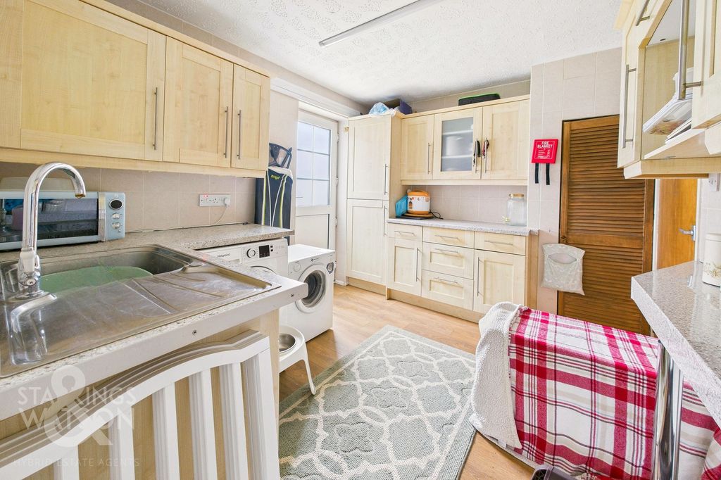 Property photo 3 of 26