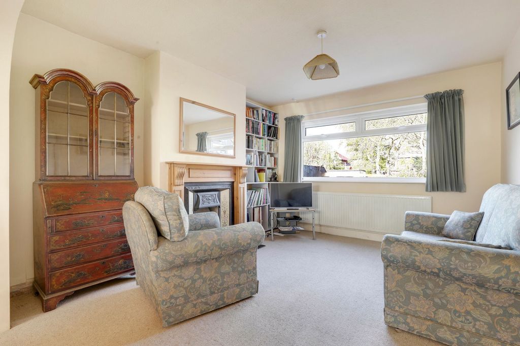 Property photo 2 of 20