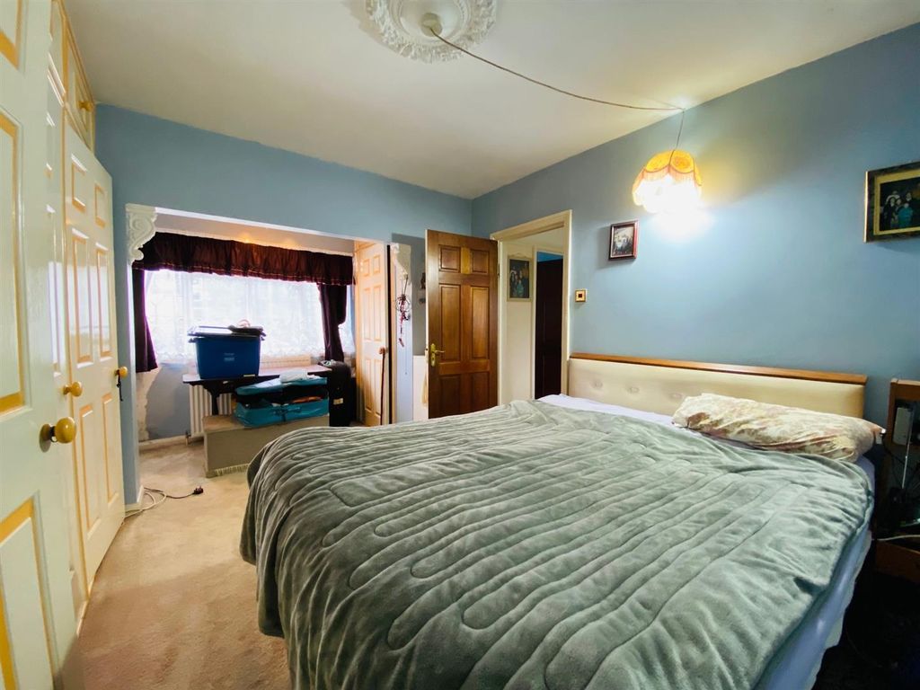 Property photo 3 of 19 Bedroom1.Jpg
