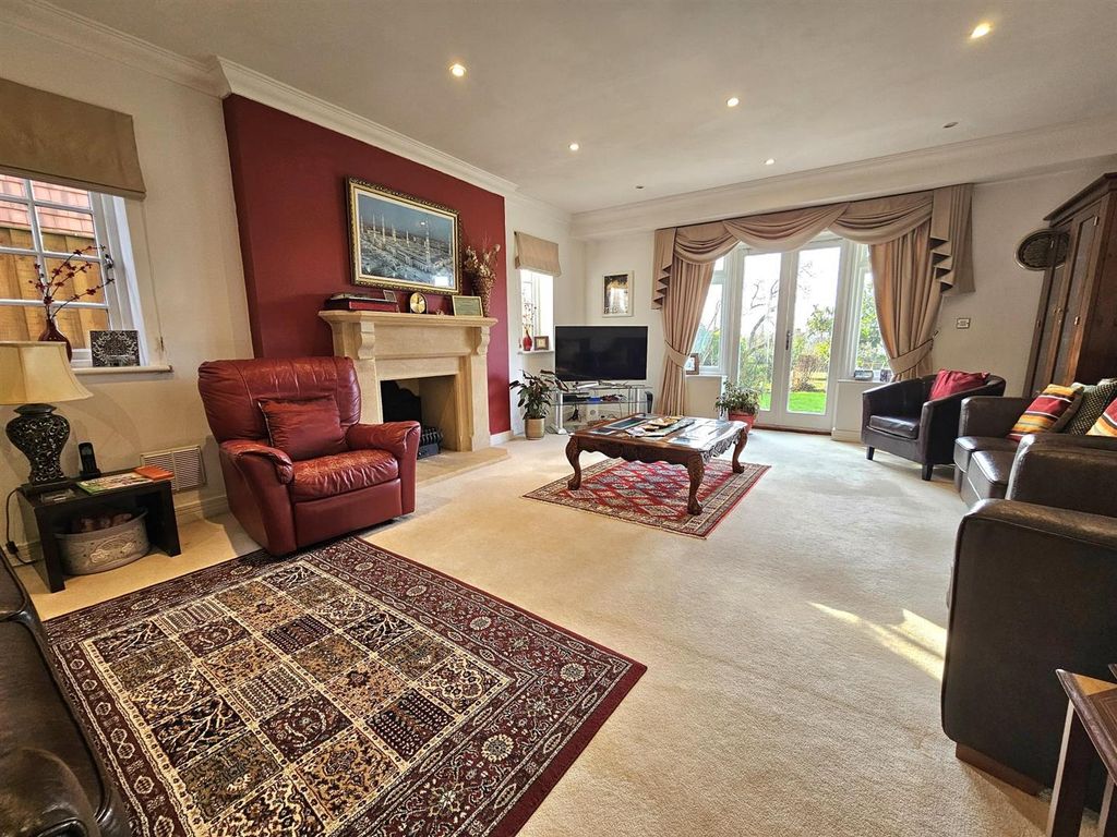 Property photo 2 of 18