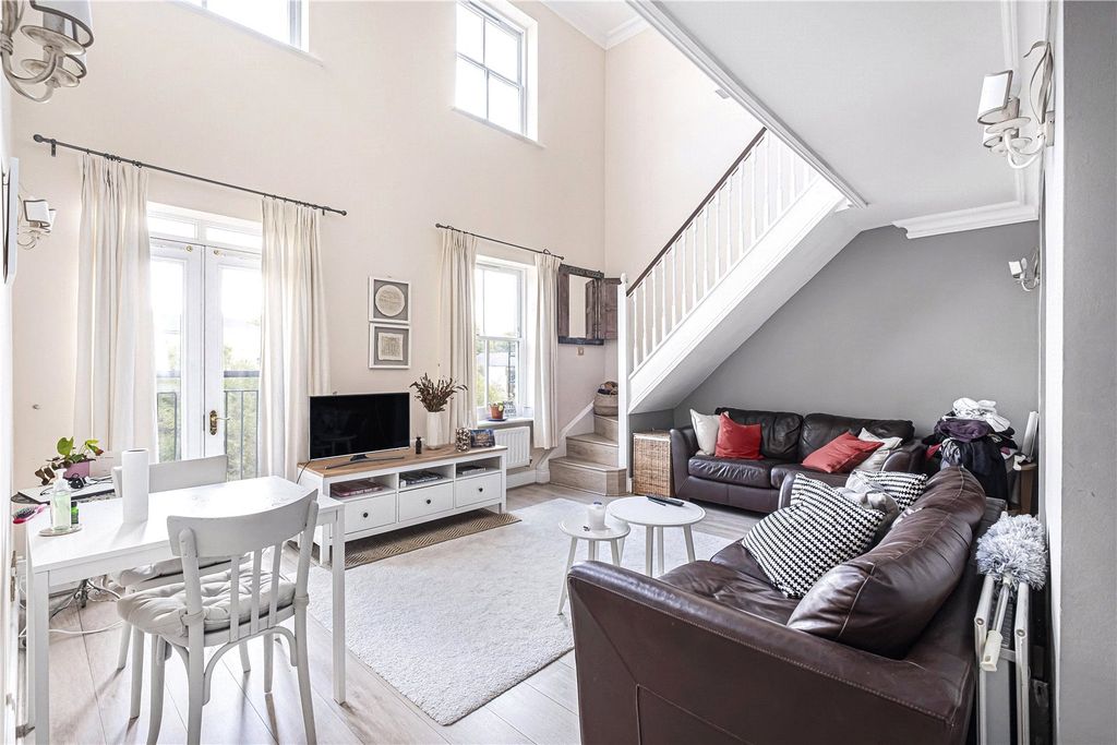 Property photo 1 of 15 Reception