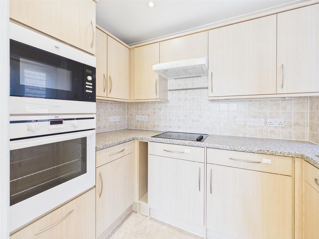 Property photo 2 of 19 Cam04116G0-Pr0309-Still004.Jpg