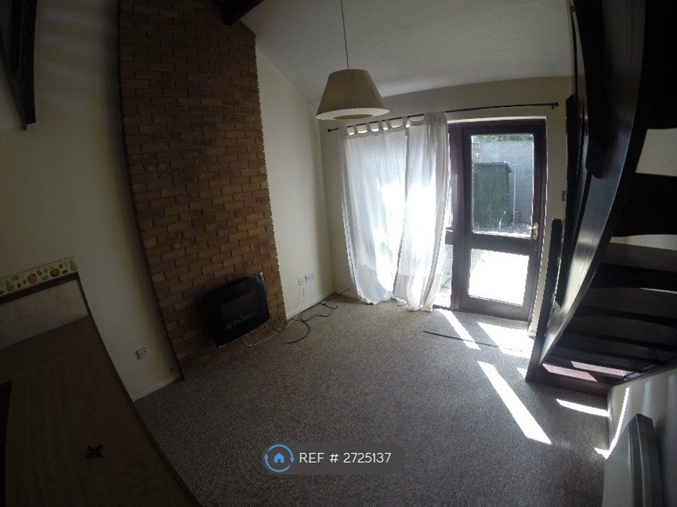 Property photo 2 of 10 Lounge