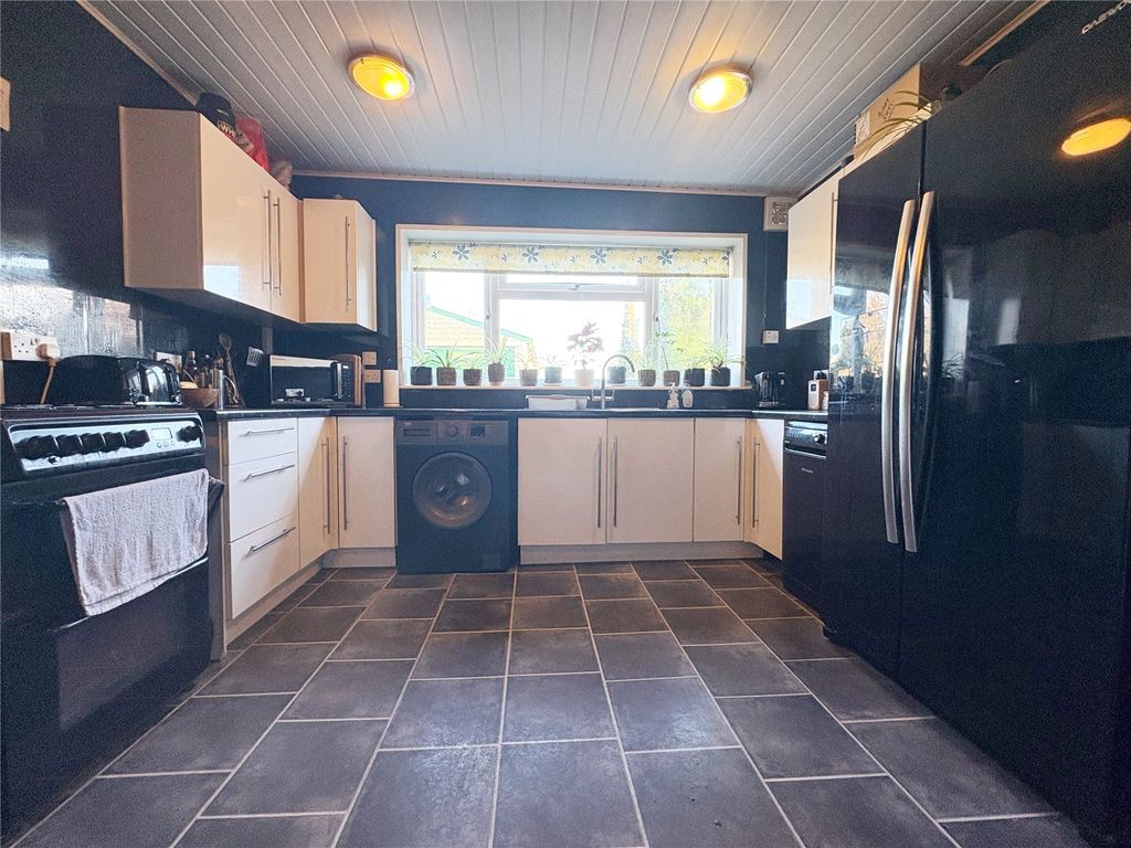 Property photo 3 of 21 Picture No. 16