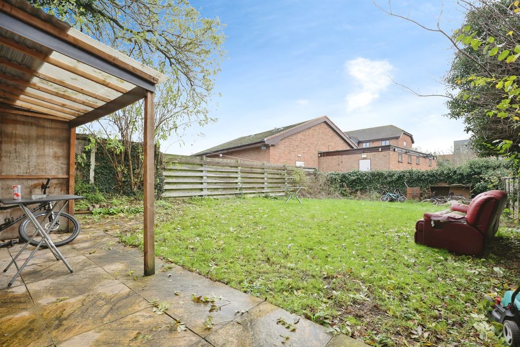 Property photo 2 of 8