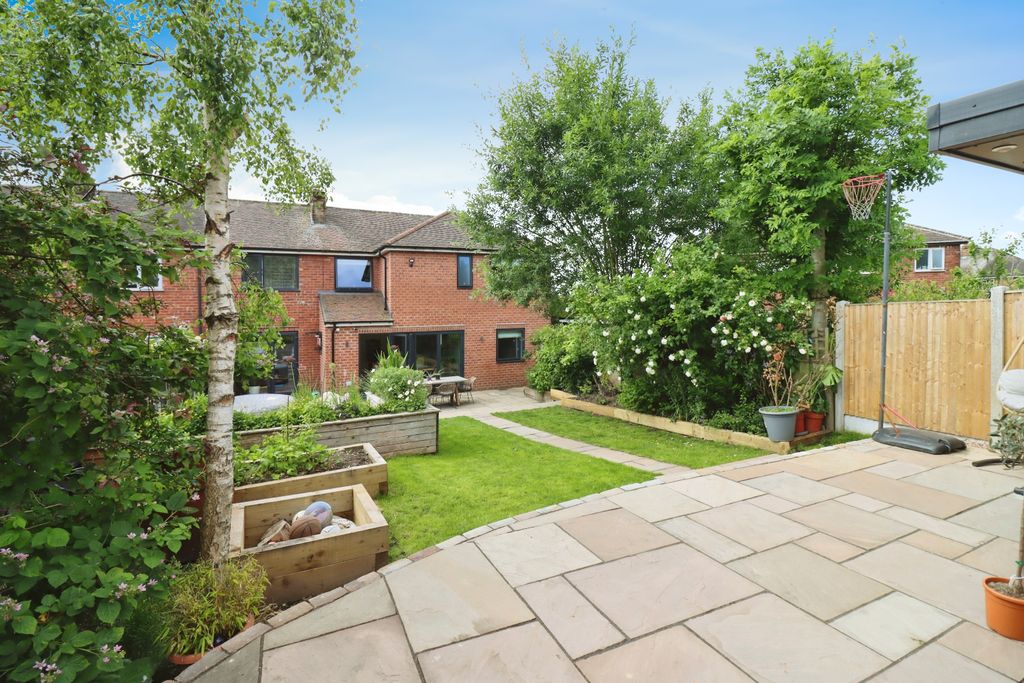 Property photo 1 of 31