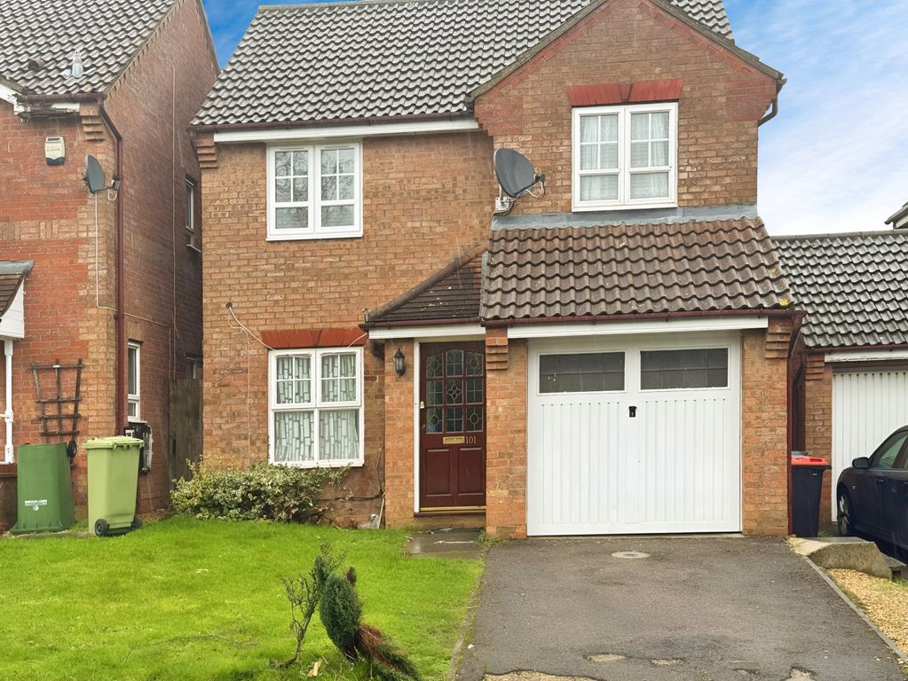 Property photo 1 of 20 Three Double Bedroom Detached House To Rent