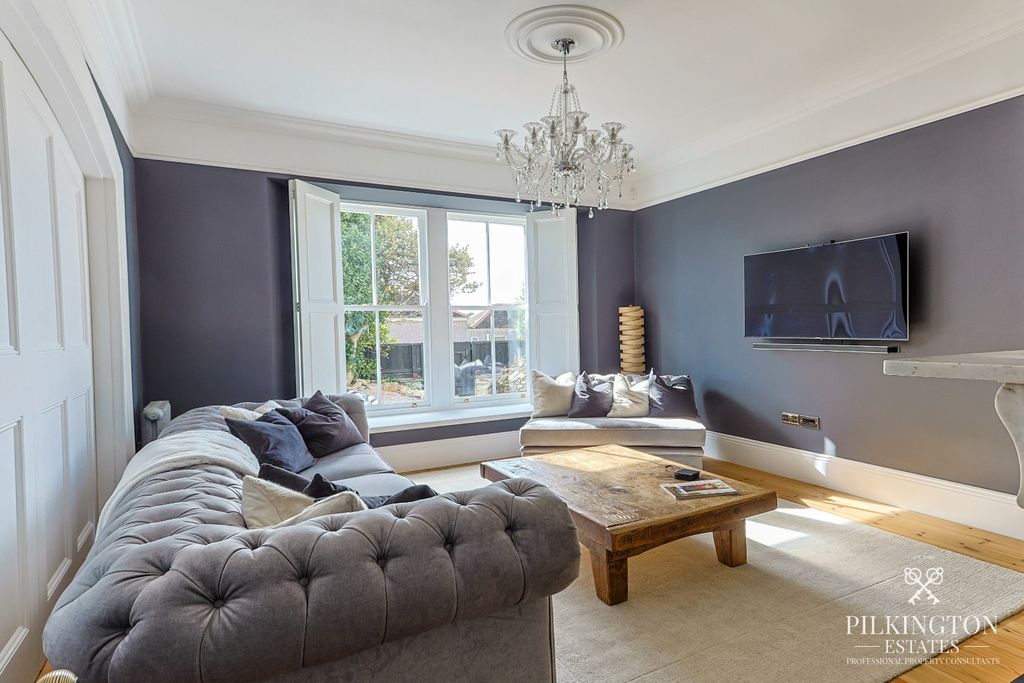 Property photo 2 of 21 5566653
