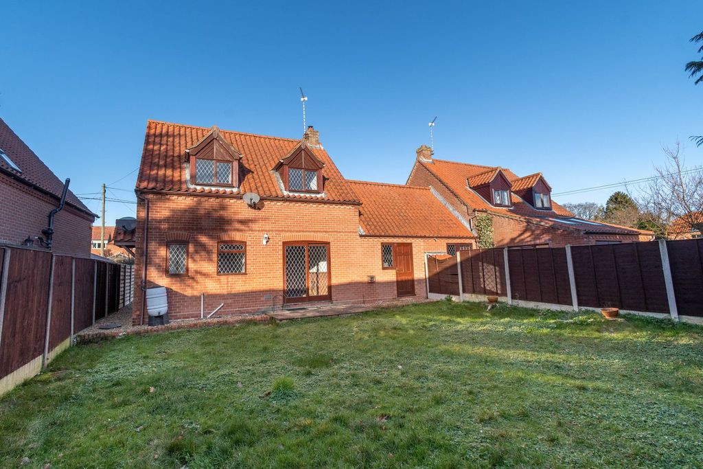 Property photo 3 of 12