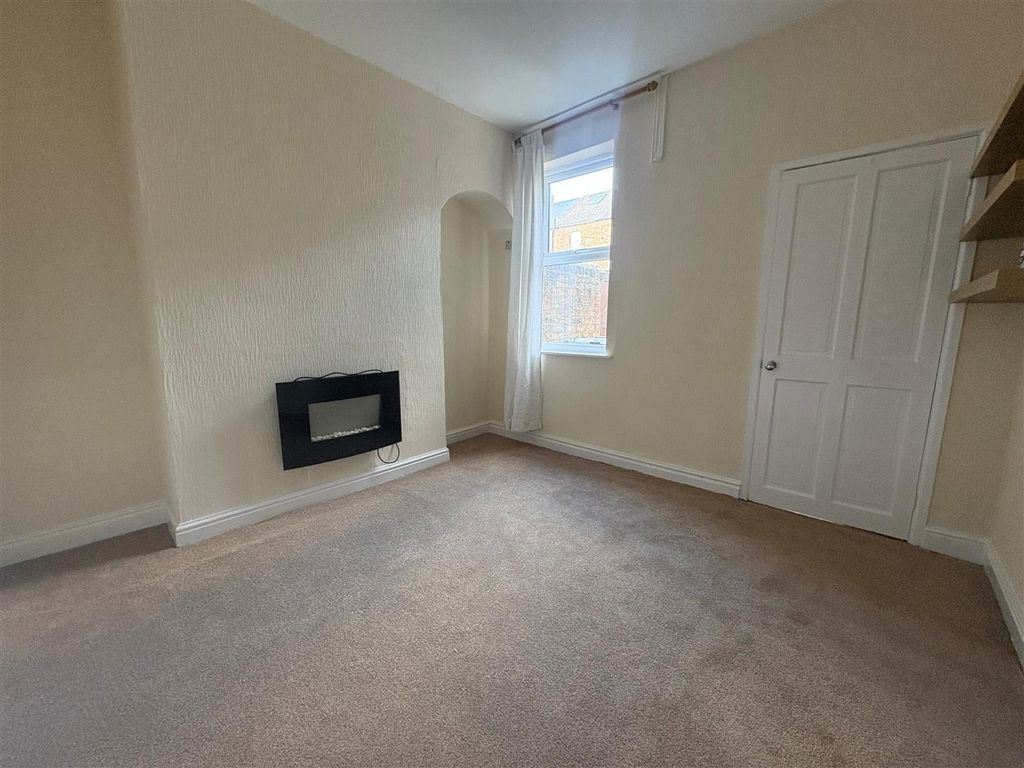 Property photo 3 of 8 63 Qvs1.Jpg