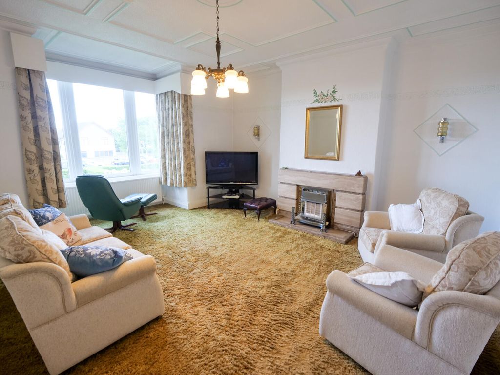 Property photo 3 of 16 Living Room