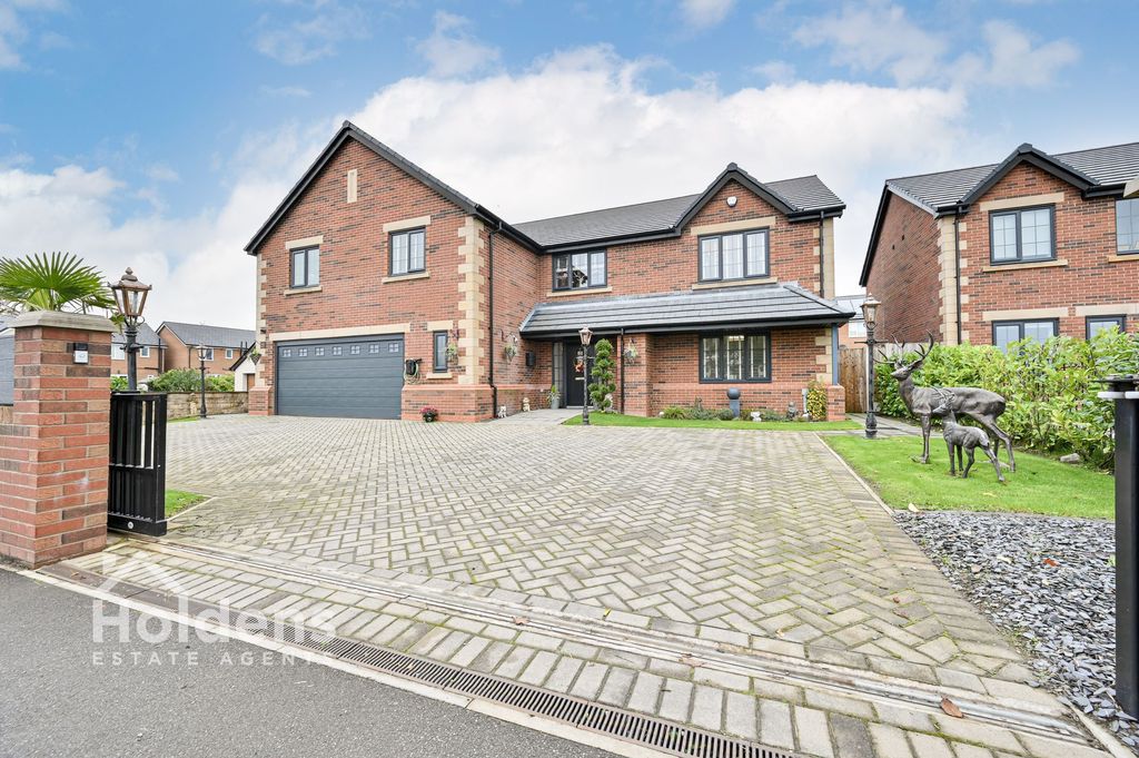 Property photo 1 of 50