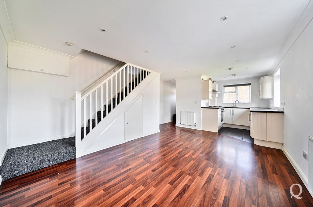 Property photo 2 of 14 6341Ea82-7E93-460...