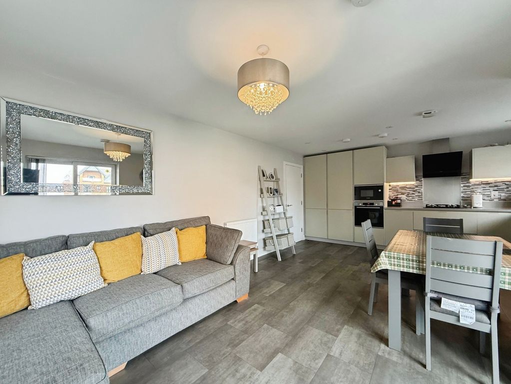 Property photo 3 of 13 Pbox-Img.Jpeg